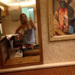 Kaley Cuoco Nude Fappening Pics Leaked (3)