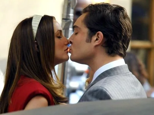 Leighton Kissing Ed Westwick On Set
