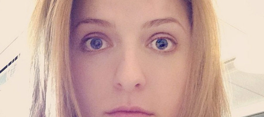 Anna Kendrick selfie
